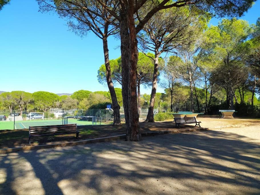 Ideal Saint Raphael Piscine Clim Parking Saint-Raphael (Var) Exterior foto